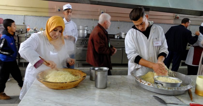 UN CONCOURS LUI EST CONSACRÉ DEPUIS DÉJÀ 3 ANS À CHLEF. LE COUSCOUS, ROI DE LA TABLE ET DE L&rsquo;HOSPITALITÉ.
