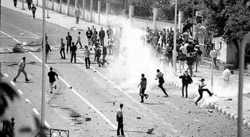 Ils ont osé! Ils ont tiré à balles réelles sur le peuple!