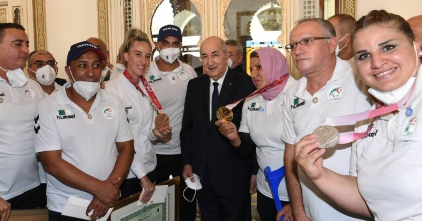 Le Président Tebboune préside une cérémonie en l’honneur des athlètes médaillés aux Jeux méditerranéens