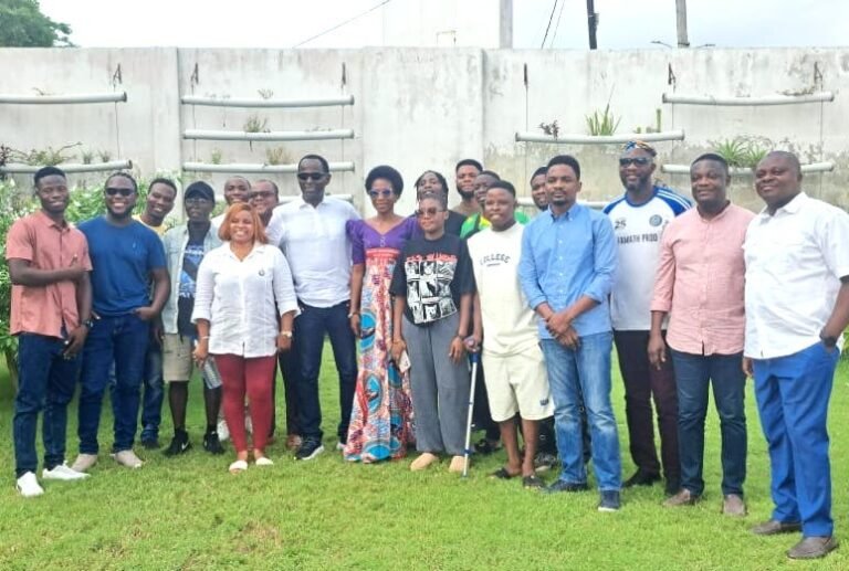 Initiative culturelle au Togo : une école de formation des humoristes s’ouvre à Aného